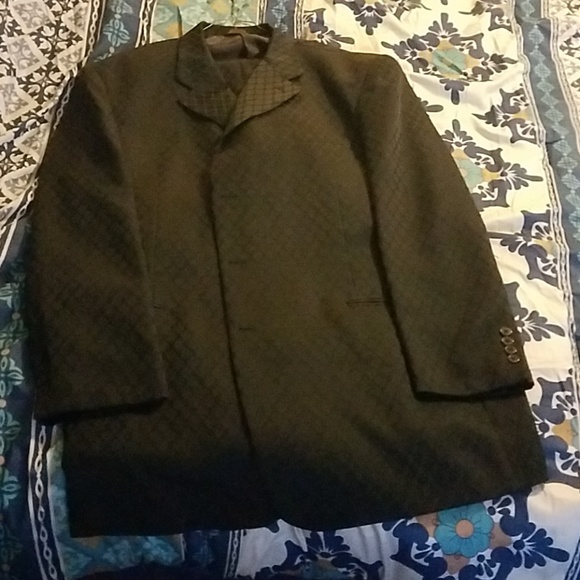 Carlo Zarelli designer suit. - Picture 3 of 6